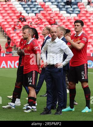 Manchester United Manager Erik Ten Hag wurde nach dem Emirates FA Cup-Finale zwischen Manchester City und Manchester United im Wembley-Stadion abgewiesen. Stockfoto