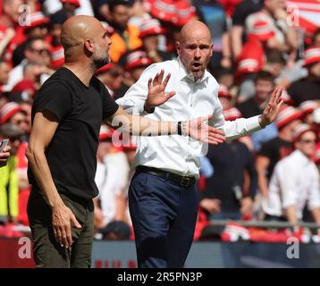 Manchester United Manager Erik Ten Hag während des Emirates FA Cup Finales zwischen Manchester City und Manchester United im Wembley Stadion, London Stockfoto