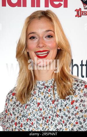 Caitlin Fitzgerald besucht die europäische Premiere von „der Mann, der Hitler getötet hat und dann der Bigfoot“ am Cineworld Leicester Square in London. Stockfoto