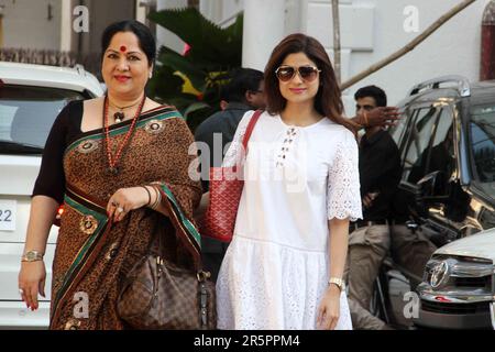 Shamita Shetty, indische Schauspielerin, bollywood-Schauspielerin, indisches Modell, Innenarchitekt, Mutter, Sunanda Shetty, Geburtstagsparty, Mumbai, Indien, 21. Mai 2017 Stockfoto