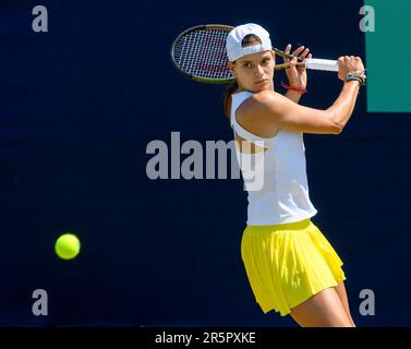 Emiliana Arango (Columbia) spielt in der ersten Qualifikationsrunde der Surbiton Tennis Trophäe. London, den 4. Juni 2023. Stockfoto