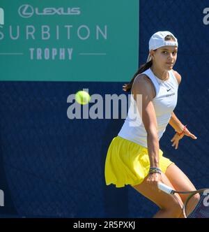 Emiliana Arango (Columbia) spielt in der ersten Qualifikationsrunde der Surbiton Tennis Trophäe. London, den 4. Juni 2023. Stockfoto