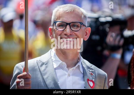 Warschau, Polen. 04. Juni 2023. Krzysztof Kwiatkowski im märz gesehen. Protest gegen die rechtsgerichtete PIS-Partei. Die Demonstranten wollten ihre Unterstützung für demokratische Normen und für den Verbleib in den Strukturen der EU zum Ausdruck bringen. (Foto: Tomasz Zasinski/SOPA Images/Sipa USA) Guthaben: SIPA USA/Alamy Live News Stockfoto