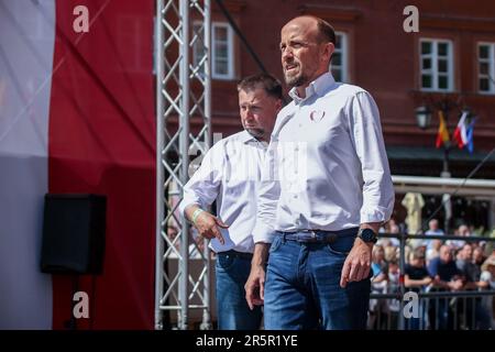 Warschau, Polen. 04. Juni 2023. Borys Budka während des marsches gesehen. Protest gegen die rechtsgerichtete PIS-Partei. Die Demonstranten wollten ihre Unterstützung für demokratische Normen und für den Verbleib in den Strukturen der EU zum Ausdruck bringen. (Foto: Tomasz Zasinski/SOPA Images/Sipa USA) Guthaben: SIPA USA/Alamy Live News Stockfoto