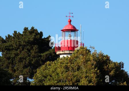 Frankreich, Finistere, Clohars Carnoet, der Leuchtturm stromaufwärts von Doelan, kleiner typischer Hafen des südlichen Finistere Stockfoto