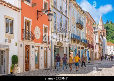 Portugal, Tomar, ehemaliger Sitz des Tempelordens, Serpa Pinto Straße, Fußgängerzone im historischen Zentrum Stockfoto