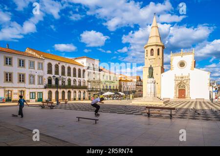 Portugal, Tomar, ehemaliger Sitz des Tempelritter-Ordens, Praca da Republica, Kirche Sao Joao Baptista (Heiliger Johannes der Täufer) Stockfoto