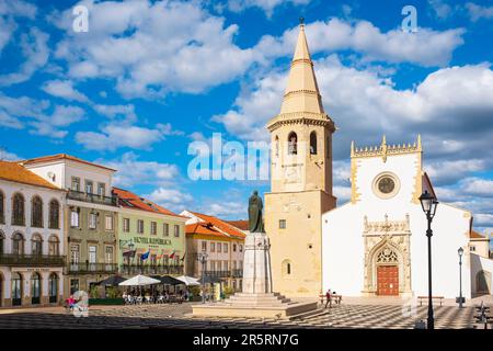 Portugal, Tomar, ehemaliger Sitz des Tempelritter-Ordens, Praca da Republica, Kirche Sao Joao Baptista (Heiliger Johannes der Täufer) Stockfoto