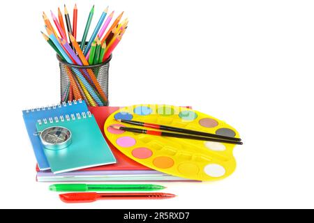 Hintergrundkonzepte des Arbeitsbereichs Bildung. Hintergrundkonzepte des Arbeitsbereichs Bildung. Bleistift, Schreibwaren, Bücher und anderes Schulmaterial Stockfoto