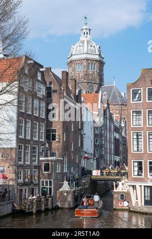 Niederlande, Amsterdam, Kanäle und Stadtleben Stockfoto