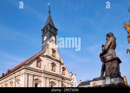 Frankreich, Doubs, Montbeliard, Place Saint Martin, Tempel Saint Martin und Statue Georges Cuvier Stockfoto