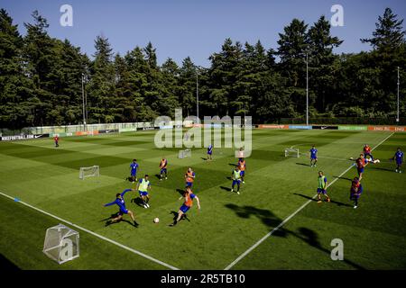 ZEIST - die Auswahl der niederländischen Nationalmannschaft während eines Praktikums am KNVB Campus am 5. Juni 2022 in Zeist, Niederlande. Die niederländische Nationalmannschaft bereitet sich auf das Halbfinale der UEFA-Liga gegen Kroatien vor. ANP ROBIN VAN LONKHUIJSEN Stockfoto