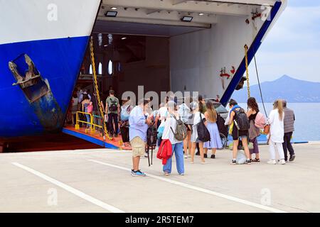 Axaios Ferry, Skala, Agizing, Saronische Inseln, Griechenland. Stockfoto