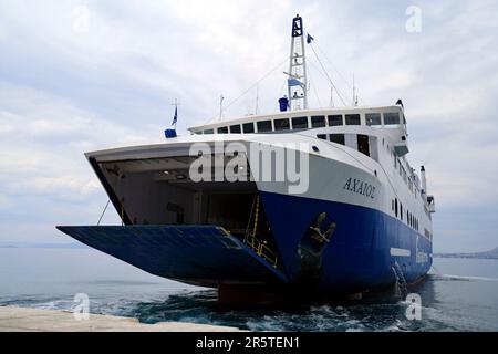 Axaios Ferry, Skala, Agizing, Saronische Inseln, Griechenland. Stockfoto