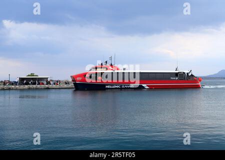 Hellenic Seaways Aero 2 Fast Ferry, Megaloxori, Agizing, Saronische Inseln, Griechenland. Stockfoto