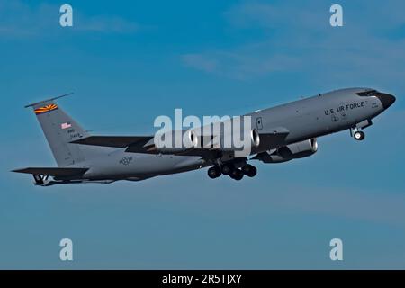 USAF KC-135R 57-1469 wurde dem 161 ARW der AZ ANG Copperheads am Phoenix Sky Harbor Airport zugewiesen Stockfoto