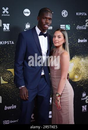 Brüssel, Belgien. 05. Juni 2023. Beverens Barry Thierno und sein Partner vor den Pro League Awards, die von der Pro League in Brüssel am Montag, den 05. Juni 2023 organisiert werden. BELGA PHOTO VIRGINIE LEFOUR Kredit: Belga News Agency/Alamy Live News Stockfoto