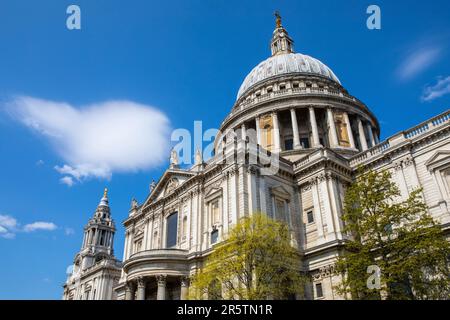 Das prächtige St. Pauls Cathedral in der City of London, Großbritannien. Stockfoto