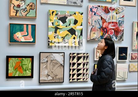 London, Großbritannien. 05. Juni 2023. London, Großbritannien. Presseansicht für die Sommerausstellung der Royal Academy of Arts, Piccadilly. Der britische Maler David Remfry RA übernimmt die Zügel als Ausstellungskoordinator. Die Sommerausstellung befasst sich mit dem Thema „nur Connect“, das aus dem berühmten Zitat in E.M Forsters „Howards End“ stammt. Kredit: michael melia/Alamy Live News Kredit: michael melia/Alamy Live News Stockfoto