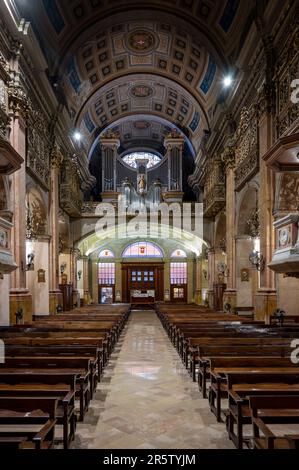 Details des Inneren der wunderschönen Basilika de la Merce in Barcelona Stockfoto