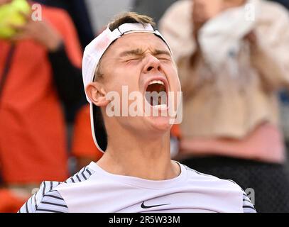 Paris, Frankreich. 05. Juni 2023. Roland Garros Paris French Open 2023 Tage 9 05./06/2023. Holger Rune (DEN) gewinnt das spannende Spiel in der vierten Runde im 5.-Set-Tieberreaktor: Roger Parker/Alamy Live News Stockfoto