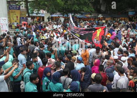 Dhaka Bangladesch 04may2023, körperbehinderte Bühnendemonstration in Shahbagh in der Stadt am Sonntag Presse für ihre 11 Punkte Forderung einschließlich und Increre Stockfoto