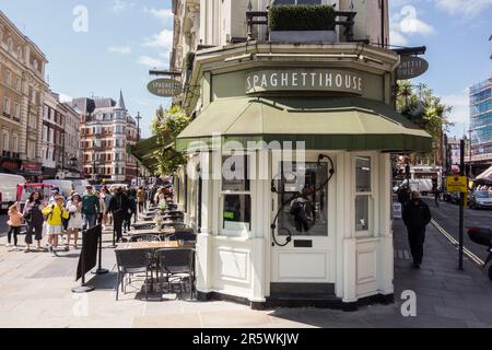 Beschilderung Spaghetti House, 24 Cranbourn Street, Leicester Square, London, WC2, England, Großbritannien Stockfoto