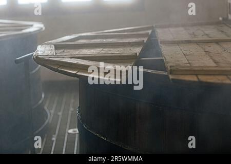 The Wash Back in der Ardbeg Distillery, Isle of Islay, Inner Hebrides, Schottland, Großbritannien Stockfoto