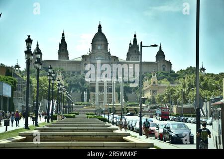 Barcelona, Spanien - August 17. 2014 : Schwerpunkt auf dem Schloss Montjuic. Es ist eine ehemalige Festung aus dem 17. Jahrhundert mit einem Militärmuseum. Stockfoto