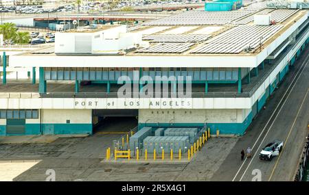 LOS ANGELES, KALIFORNIEN - 22. April 2023: Der Hafen von Los Angeles erstreckt sich über 7.500 Hektar an einer 43 km langen Uferpromenade in San Pedro Bay, 20 km südlich von Stockfoto