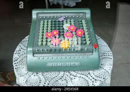 Altmodischer Summenrechner Stockfoto