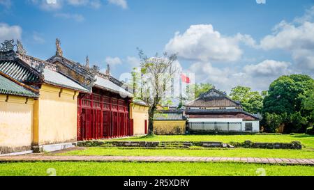 Innenhof des Khon Thai Palastes in der Kaiserstadt, Hue, Vietnam Stockfoto