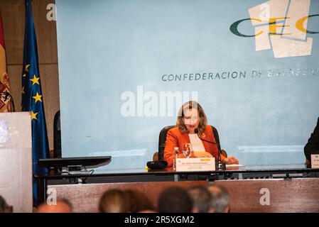 santiago, spanien. Mai 12. 2023. Die erste Vizepräsidentin und Ministerin für Wirtschaft und digitalen Wandel, Nadia Calviño. Sie hält ein Treffen ab Stockfoto