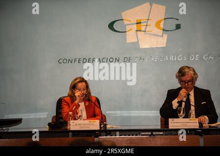 santiago, spanien. Mai 12. 2023. Die erste Vizepräsidentin und Ministerin für Wirtschaft und digitalen Wandel, Nadia Calviño. Sie hält ein Treffen ab Stockfoto