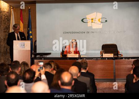 santiago, spanien. Mai 12. 2023. Die erste Vizepräsidentin und Ministerin für Wirtschaft und digitalen Wandel, Nadia Calviño. Sie hält ein Treffen ab Stockfoto