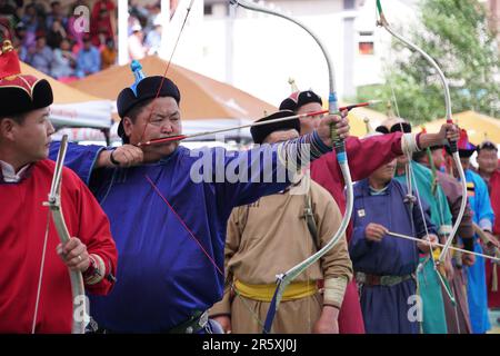 Eröffnung des naadam Festivals 2022, Bogenschützen, mongolische Nationalbogenschießen Stockfoto