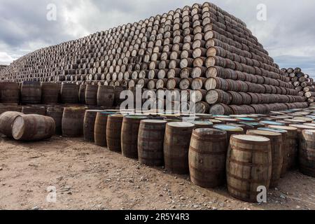 Whisky-Fässer, Schottland, Großbritannien Stockfoto