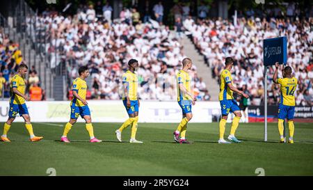 Aarhus, Dänemark. 04., Juni 2023. Die Spieler von Broendby IF stellen sich für das 3F Superliga-Spiel zwischen Aarhus GF und Broendby IF im Ceres Park in Aarhus auf. (Foto: Gonzales Photo - Morten Kjaer). Stockfoto