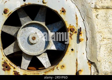 3. April 2023 Nicosia Zypern. Alte Kupfermine und Hafen in Nikosia Zypern Stockfoto