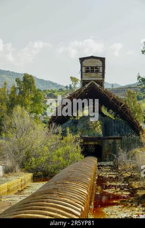 3. April 2023 Nicosia Zypern. Alte Kupfermine und Hafen in Nikosia Zypern Stockfoto