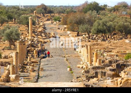 Umm Qais, Jordanien - 8. November 2022: Römische Straße von Gadara. Es liegt im Nordwesten des Landes Stockfoto