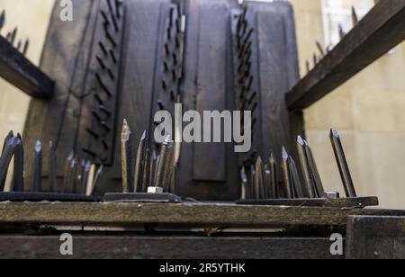 Stacheln und Nägel Stuhl, Folterinstrument, Inquisition Stockfoto