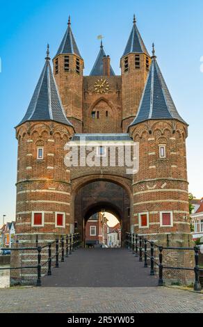 Amsterdamse Poort, ein altes Stadttor von Haarlem, Niederlande Stockfoto