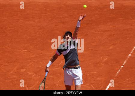 Nicolas Jarry von Chile während der French Open 2023, Roland-Garros 2023, Grand-Slam-Tennisturnier, am 7. Juni 2023 im Stade Roland-Garros in Paris, Frankreich - Foto: Jean Catuffe/DPPI/LiveMedia Stockfoto