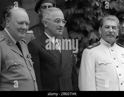 1945 - Potsdamer Konferenz britischer Premierminister Winston Churchill, Präsident Harry S. Truman und Stalin für die Sowjetunion. Stockfoto