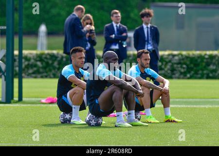 Mailand, Italien. 05. Juni 2023. Lautaro Martinez, Romelu Lukaku und Hakan Calhanoglu von Inter wurden während eines Trainings vor dem Finale der UEFA Champions League in Istanbul gesehen. Hier werden die Spieler im Suning Training Center in Mailand gesehen. (Foto: Gonzales Photo/Alamy Live News Stockfoto