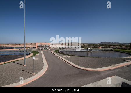 In der Abwasseraufbereitungsanlage Waterleau: Technische Anlagen von Marrakesch Stockfoto