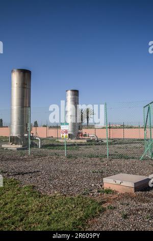 In der Abwasseraufbereitungsanlage Waterleau: Technische Anlagen von Marrakesch Stockfoto