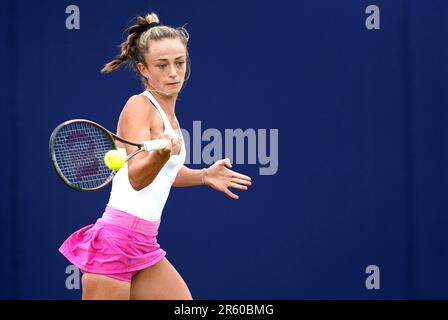 Isabelle Lacy aus Großbritannien in Aktion während des 1.-Runden-Spiels der Damen gegen Madison Brengle aus den USA am zweiten Tag der Lexus Surbiton Trophäe 2023 im Surbiton Racket and Fitness Club, London. Foto: Dienstag, 6. Juni 2023. Stockfoto