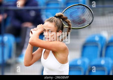 Isabelle Lacy aus Großbritannien in Aktion während des 1.-Runden-Spiels der Damen gegen Madison Brengle aus den USA am zweiten Tag der Lexus-Surbiton-Trophäe 2023 im Surbiton Racket and Fitness Club, London. Foto: Dienstag, 6. Juni 2023. Stockfoto